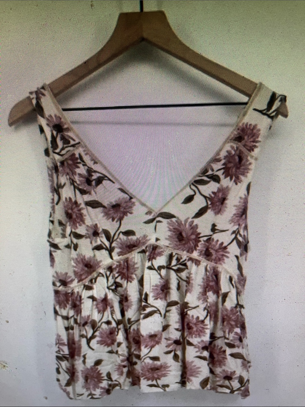 Floral V-Neck Tank Top in Cream and Mauve